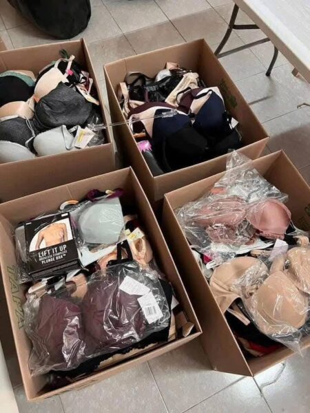 Déstockage des palettes de soutien-gorge